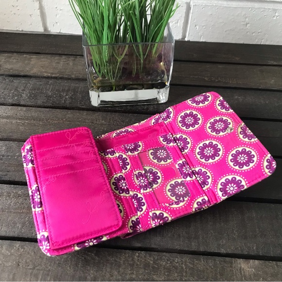 Vera Bradley Very Berry Paisley Euro Wallet Pink Floral Small - Picture 8 of 9